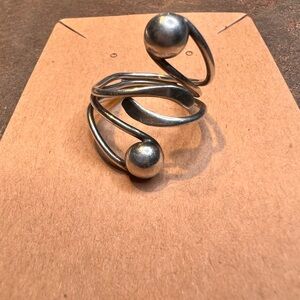 Spiral ring